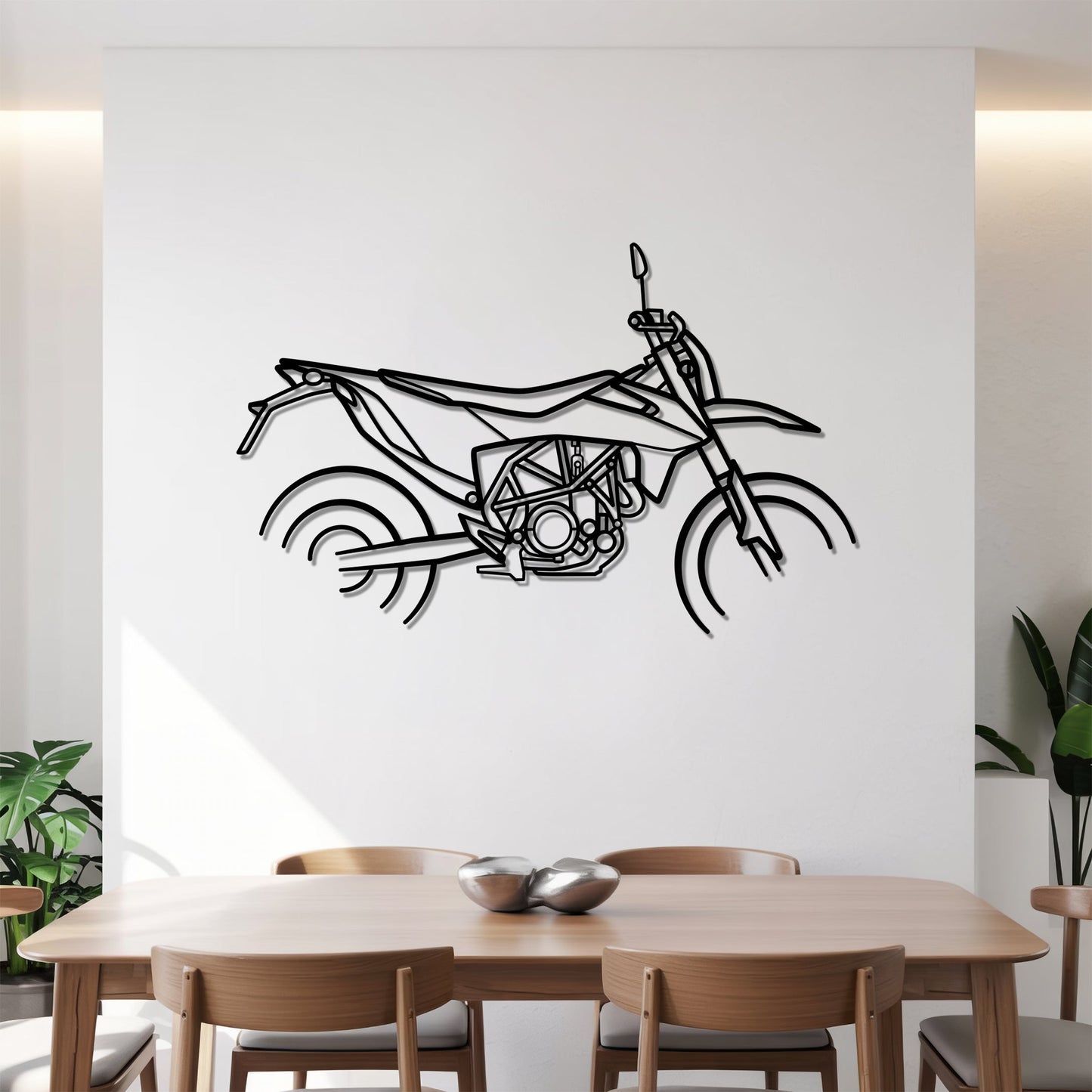 690 SMC R – Kovová dekorácia na stenu motorky